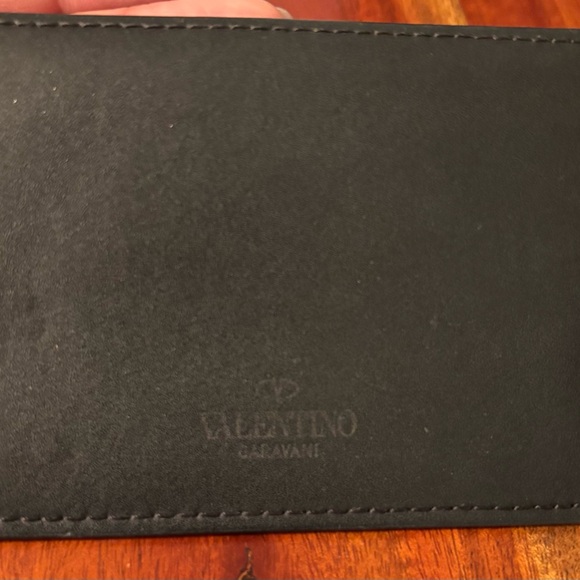 Pre-loved Valentino Black Leather Card Holder - Picture 2 of 10